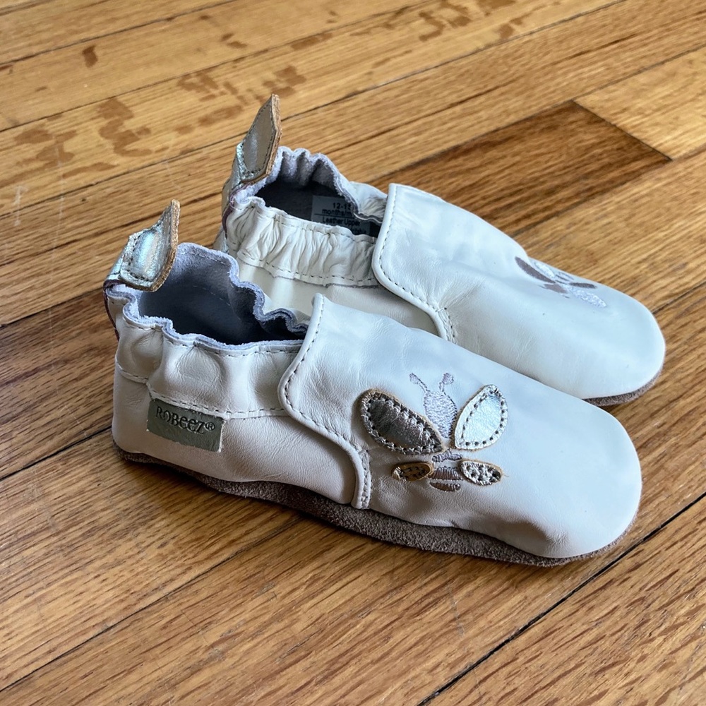 Robeez Cream Leather Bee Soft Sole Moccasins NWOT